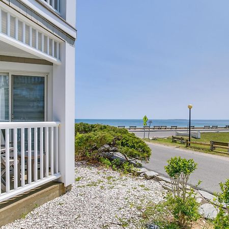 Breezy Oak Bluffs Condo - Steps To Inkwell Beach! Exterior photo